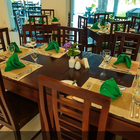 Lavendish Okrin Hotel Kataragama Exteriér fotografie