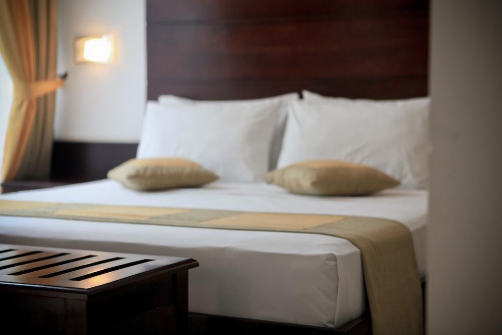 Lavendish Okrin Hotel Kataragama Pokoj fotografie